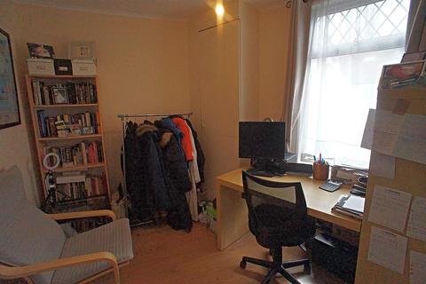 2 bedroom house for sale - Newbury Road, London