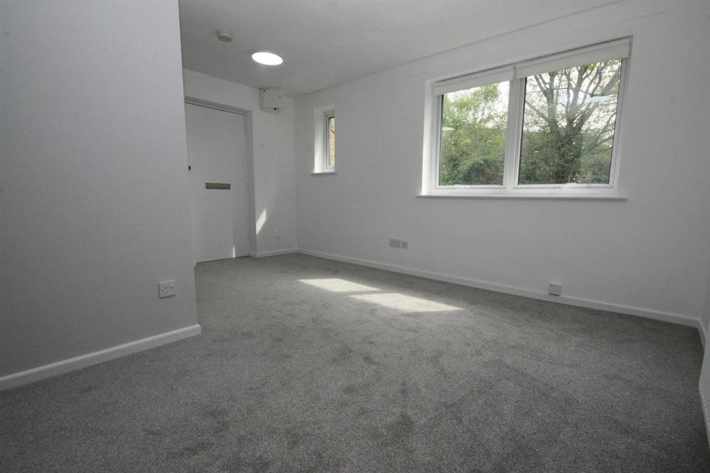 Olympic Way, Eastleigh 1 bed flat £625 pcm (£144 pw)
