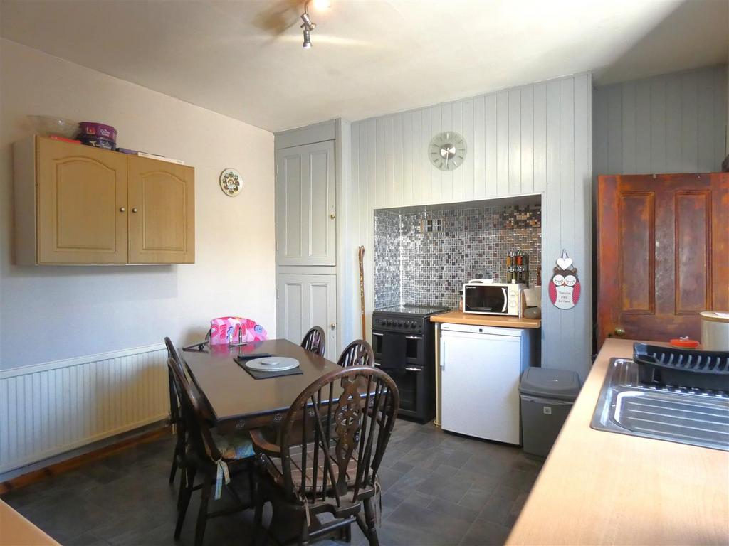 Alexandra Terrace, Bedale 3 bed end of terrace house for sale £175,000