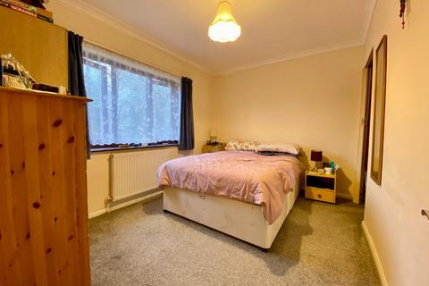 18 Walnut Drive, Tiverton, EX16 6HE