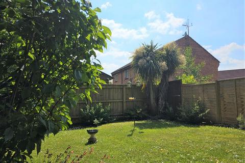 18 Walnut Drive, Tiverton, EX16 6HE