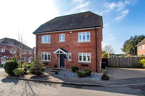 3 Cranborne Gardens, Crowborough, TN6 1FA
