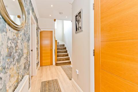 3 Cranborne Gardens, Crowborough, TN6 1FA