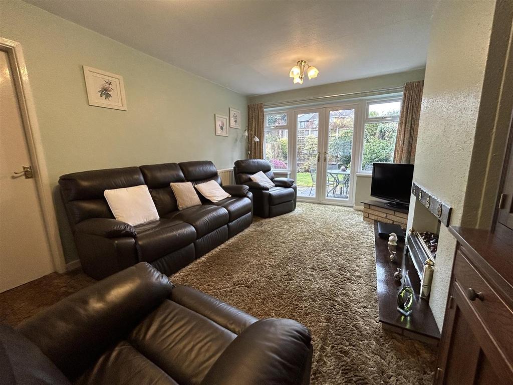 The Hawnelands, Halesowen 3 bed semidetached house £250,000