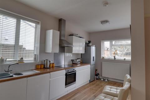 24 Barnwood Avenue, Gloucester, GL4 3AH