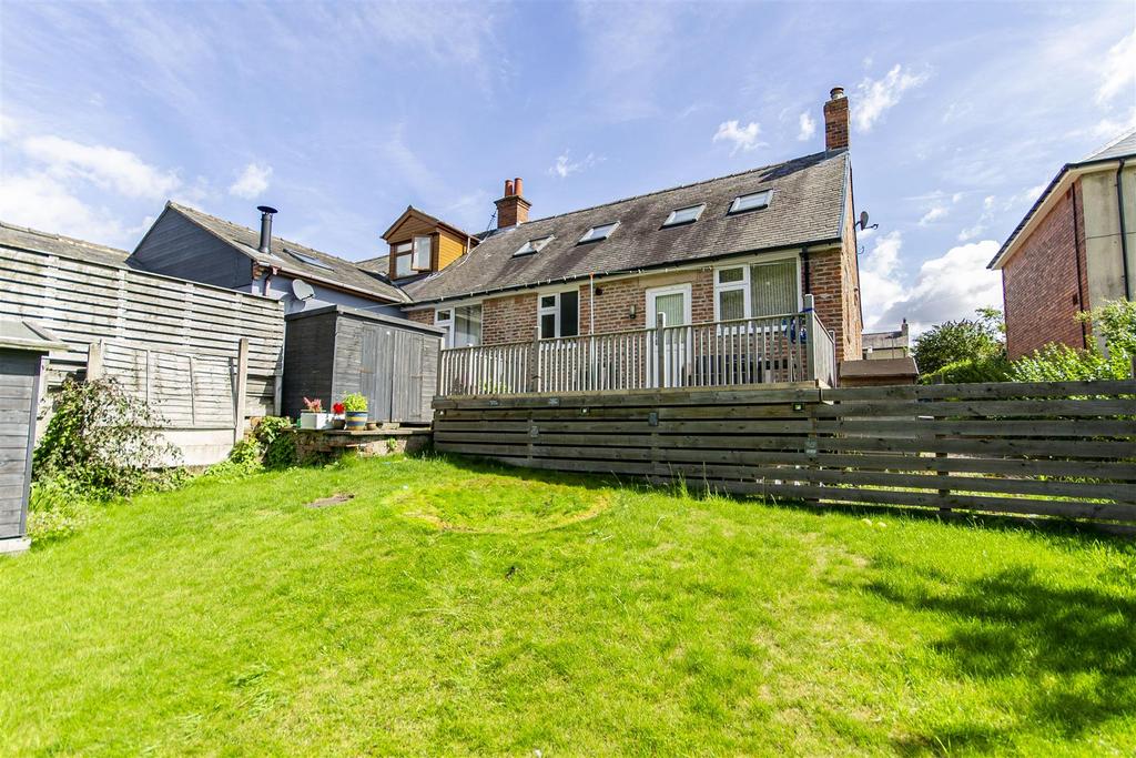 Hady Lane, Hady, Chesterfield 4 bed semidetached bungalow for sale £