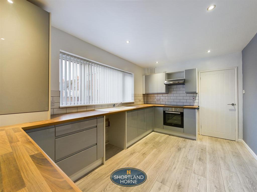 Norman Place Road, Coundon, Coventry 3 bed flat £875 pcm (£202 pw)