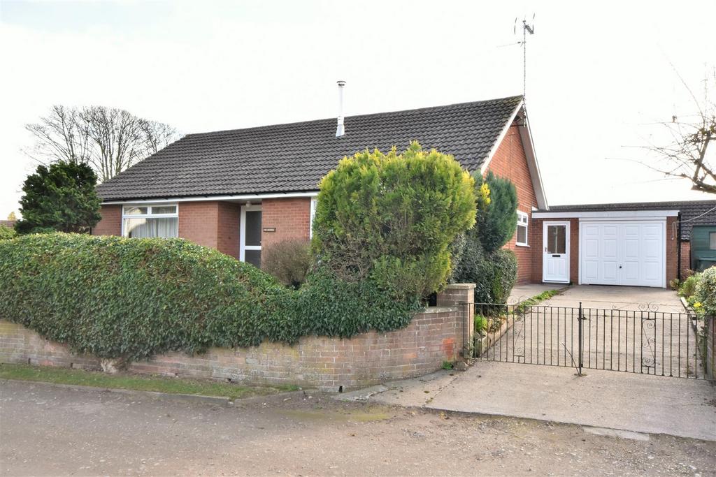 Long Lane, Tuxford, Newark 2 bed detached bungalow for sale £250,000