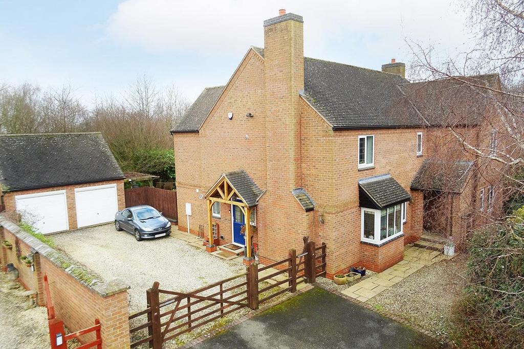 Rugby Road, Lutterworth 4 bed detached house for sale £685,000