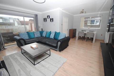 3 Aintree Close, Kippax, Leeds, LS25 7HY