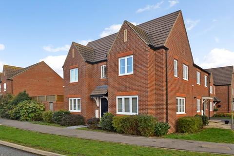 4 Dacey Drive, Upper Heyford, Bicester, OX25 5AA