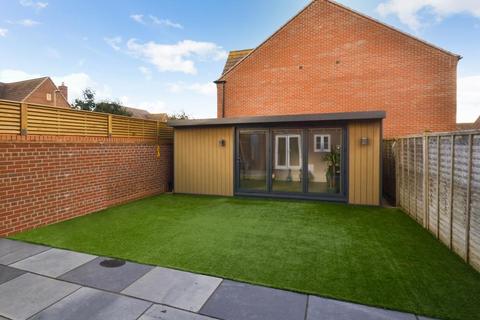 4 Dacey Drive, Upper Heyford, Bicester, OX25 5AA