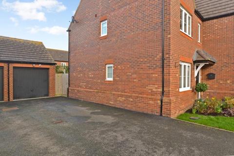 4 Dacey Drive, Upper Heyford, Bicester, OX25 5AA