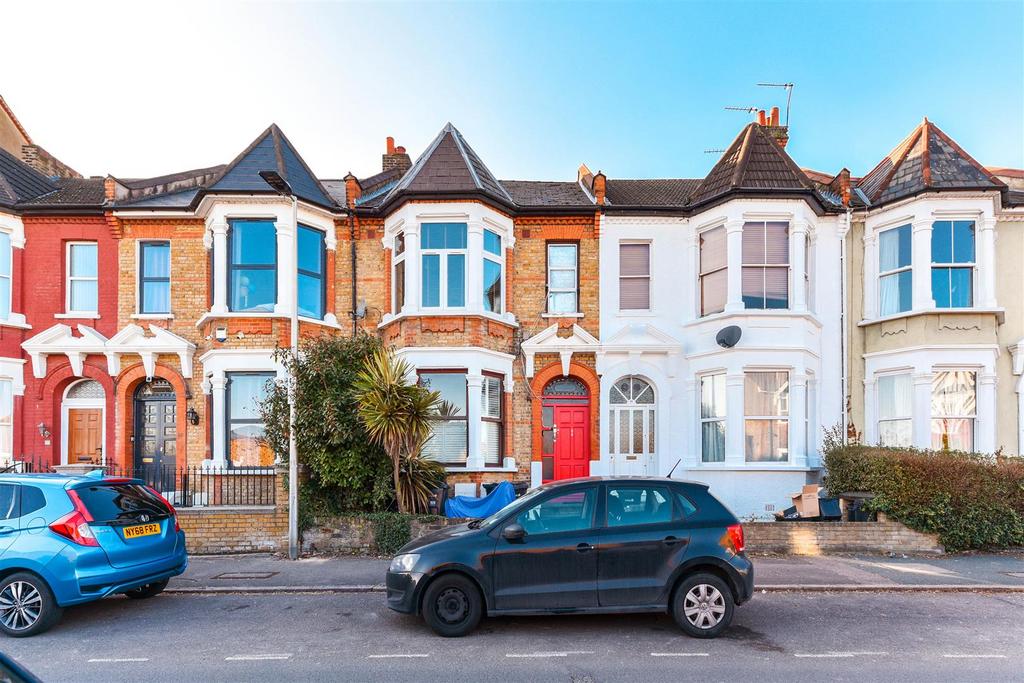 Marlborough Road, London 2 bed property £1,600 pcm (£369 pw)