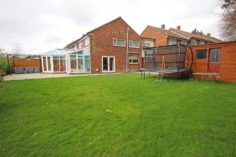 32 Harrowdene, Stevenage, SG2 9JE