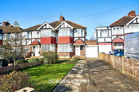 3 bedroom semi-detached house for sale - Colvin Gardens, Chingford, E4
