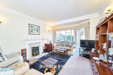 41 Colvin Gardens, London, E4 6PF
