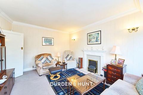 41 Colvin Gardens, London, E4 6PF
