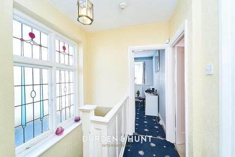 41 Colvin Gardens, London, E4 6PF