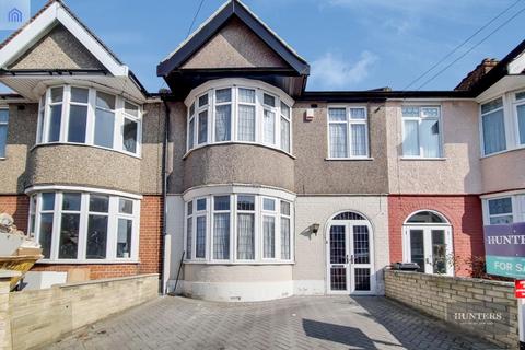 3 bedroom terraced house for sale - Meadway, Ilford, IG3