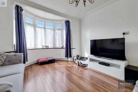 3 bedroom terraced house for sale - Meadway, Ilford, IG3
