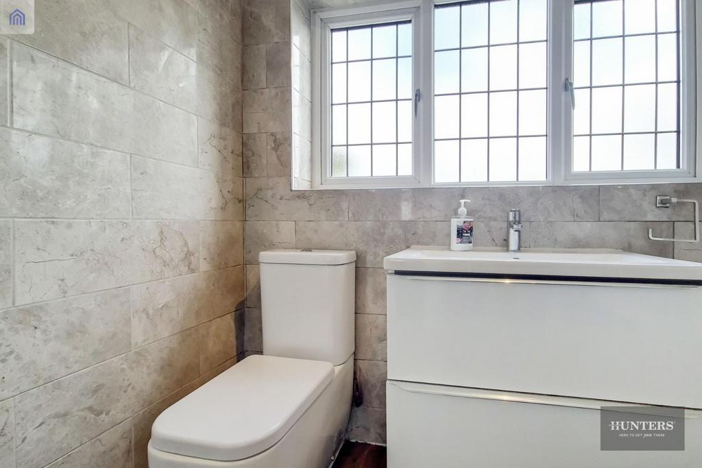12 Bathroom-1.jpg