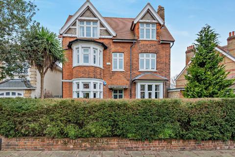 Flat 1, 20 Shawfield Park, Bromley, BR1 2NG