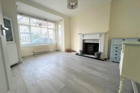 1 bedroom ground floor flat to rent - Beach Avenue, Leigh-On-Sea