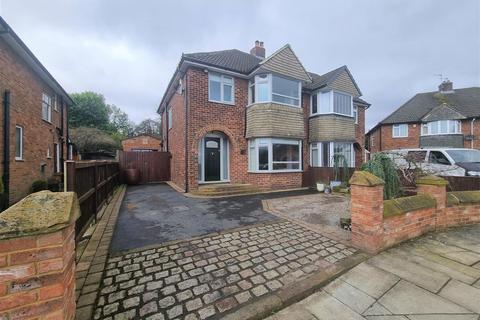 3 bedroom semi-detached house for sale - The Fairway, Stanningley, Pudsey