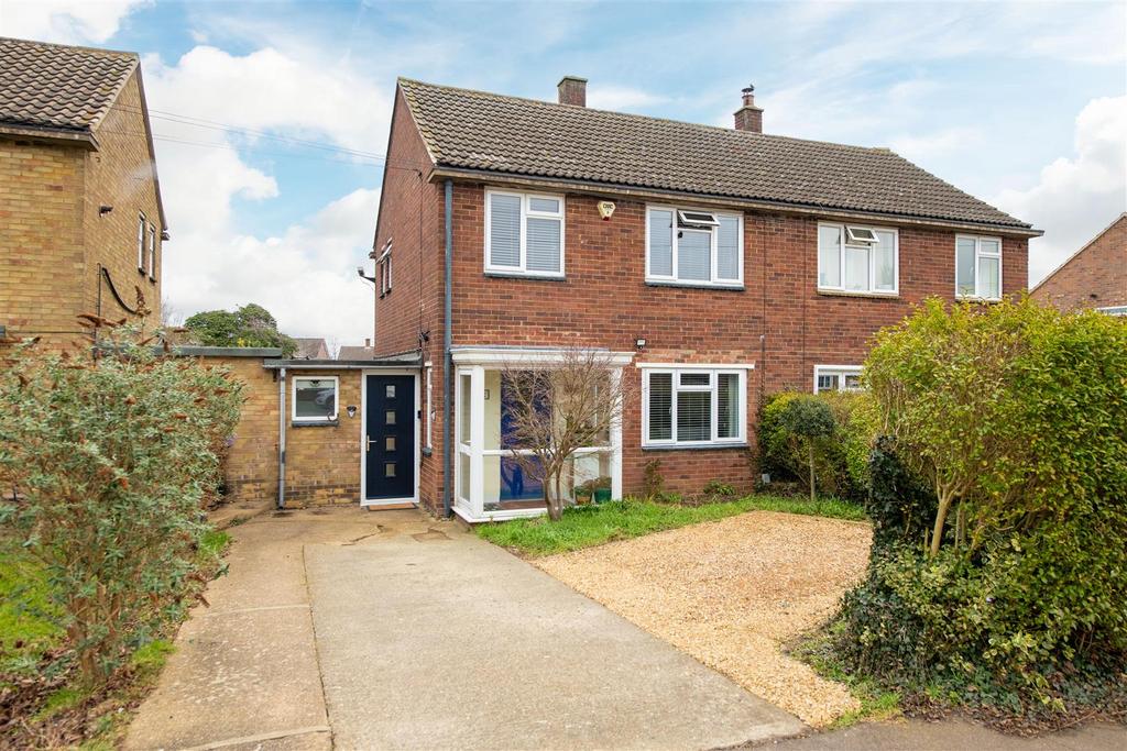 Westmill Road, Hitchin 3 bed semidetached house £450,000