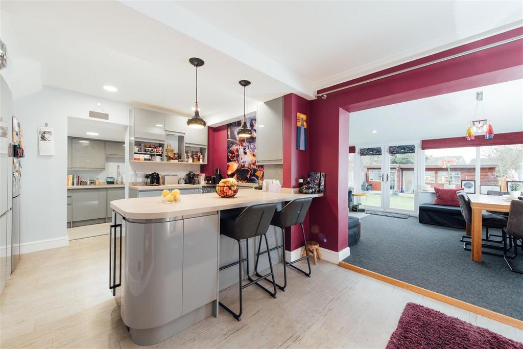 Westmill Road, Hitchin 3 bed semidetached house £450,000
