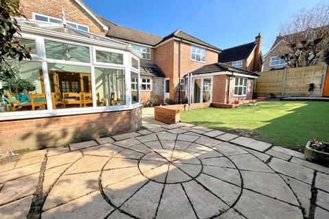 5 bedroom detached house for sale - Fitzgerald Close, Whiteley