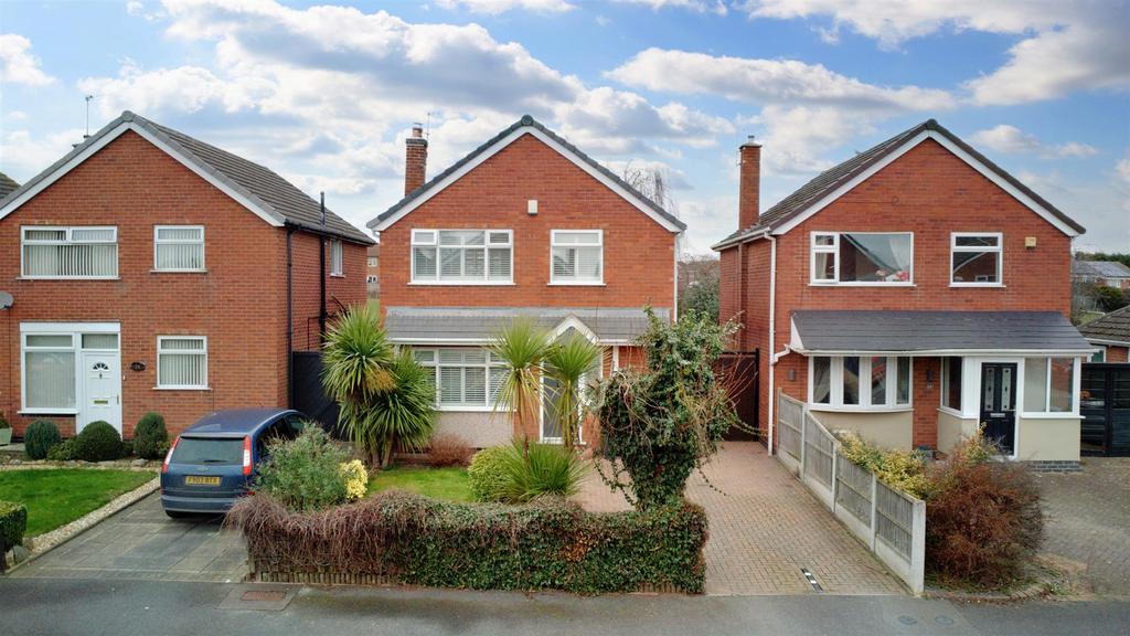 Hollingworth Avenue, Sandiacre, Nottingham 3 bed detached house for