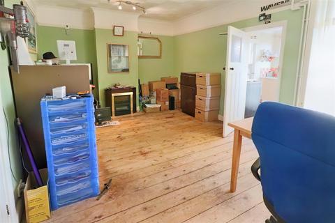 3 Blinco Road, Lowestoft, NR32 3PB