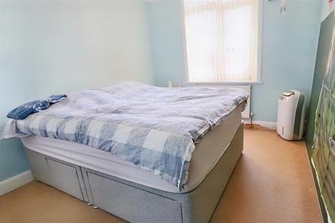 3 Blinco Road, Lowestoft, NR32 3PB