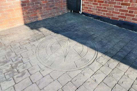 3 Blinco Road, Lowestoft, NR32 3PB