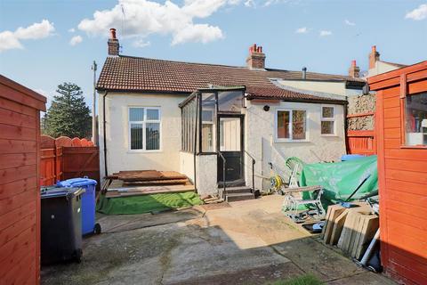 3 Blinco Road, Lowestoft, NR32 3PB