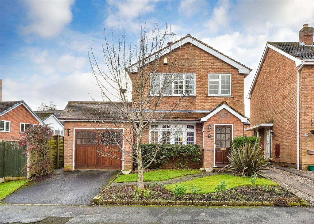 24 Hall Farm Road, Brewood, Stafford 3 bed detached house for sale £
