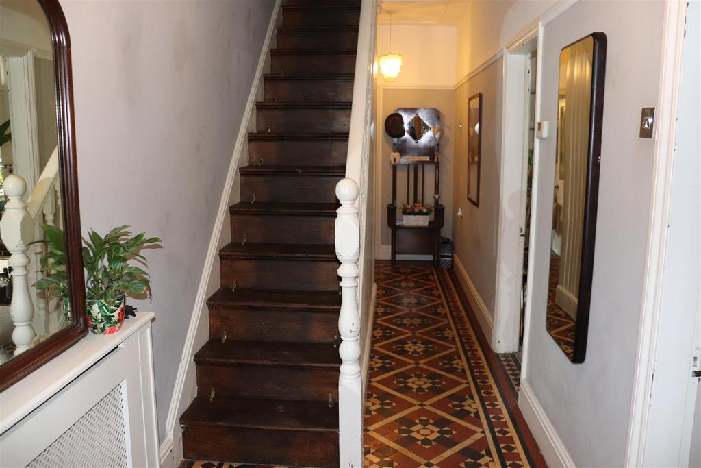 Leigh Road, Walsall 4 bed semidetached house £429,950