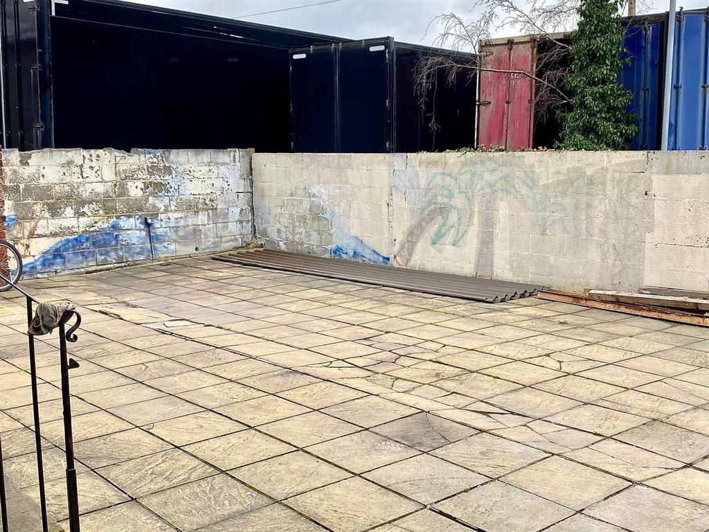 Huddersfield road 821 rear.jpg