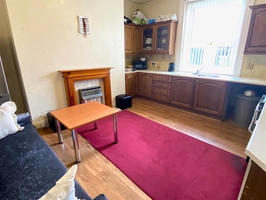 Huddersfield road 821 kitchen.jpg