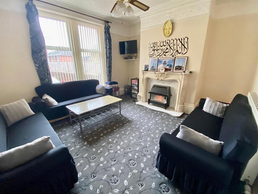 Huddersfield road 821 lounge.jpg