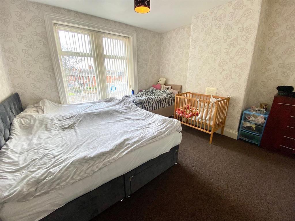 Huddersfield road 821 bed 2.jpg