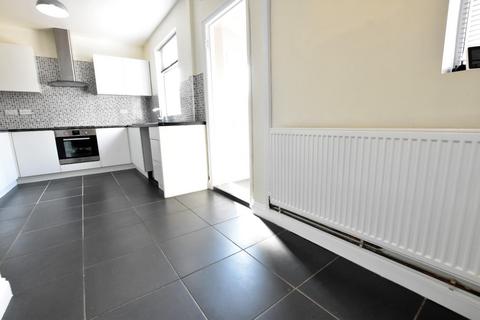 23 Abbots Road, Scunthorpe, DN17 1JF