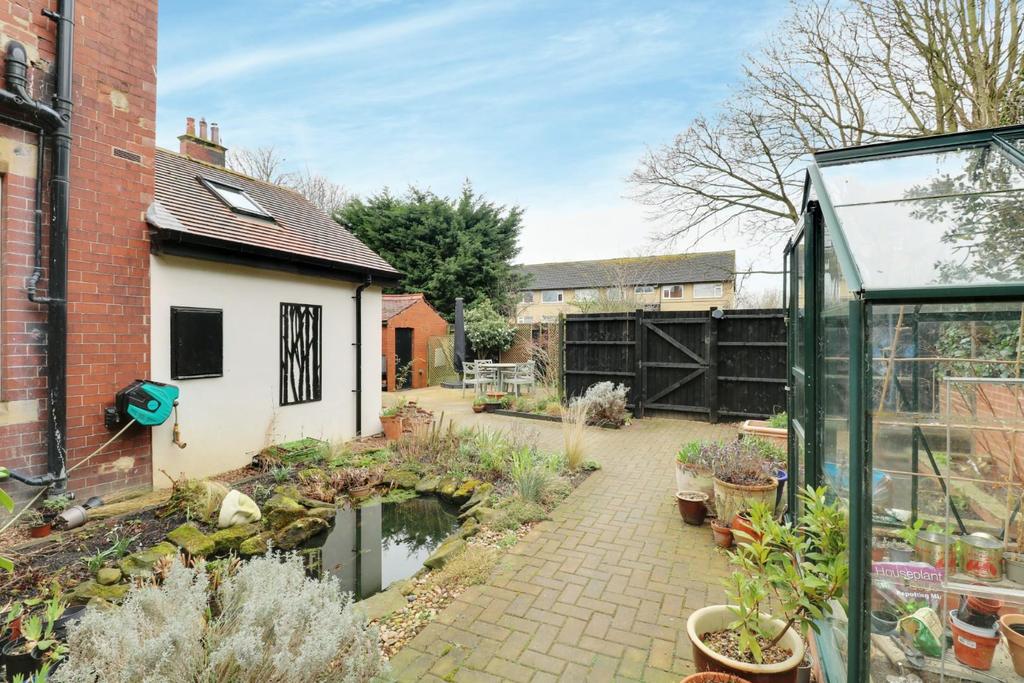 Back Garden (3).jpg