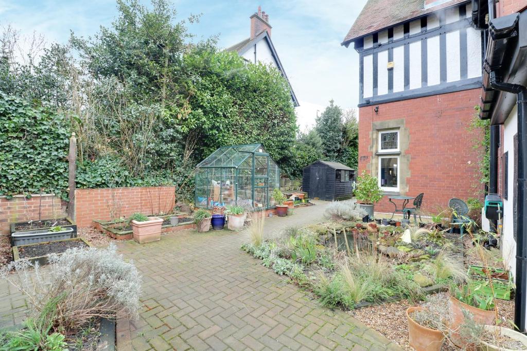 Back Garden (4).jpg