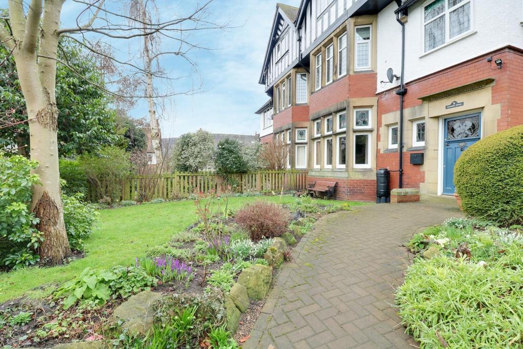 Front Garden (2).jpg