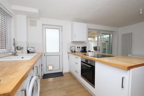 13 Farm Close, Exeter, EX2 5PJ