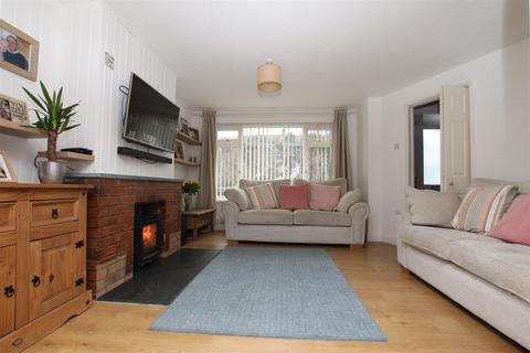 13 Farm Close, Exeter, EX2 5PJ