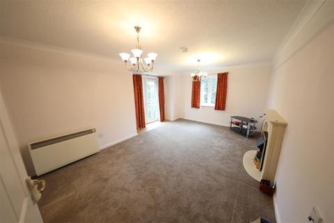 2 bedroom apartment for sale - Shardloes Court, Newgate Street, Cottingham